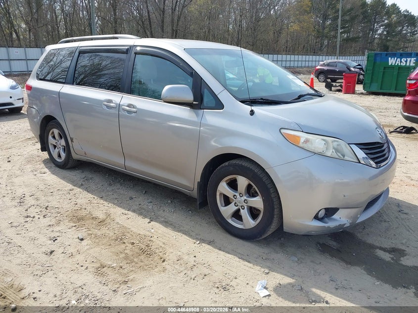 2011 Toyota Sienna Le V6