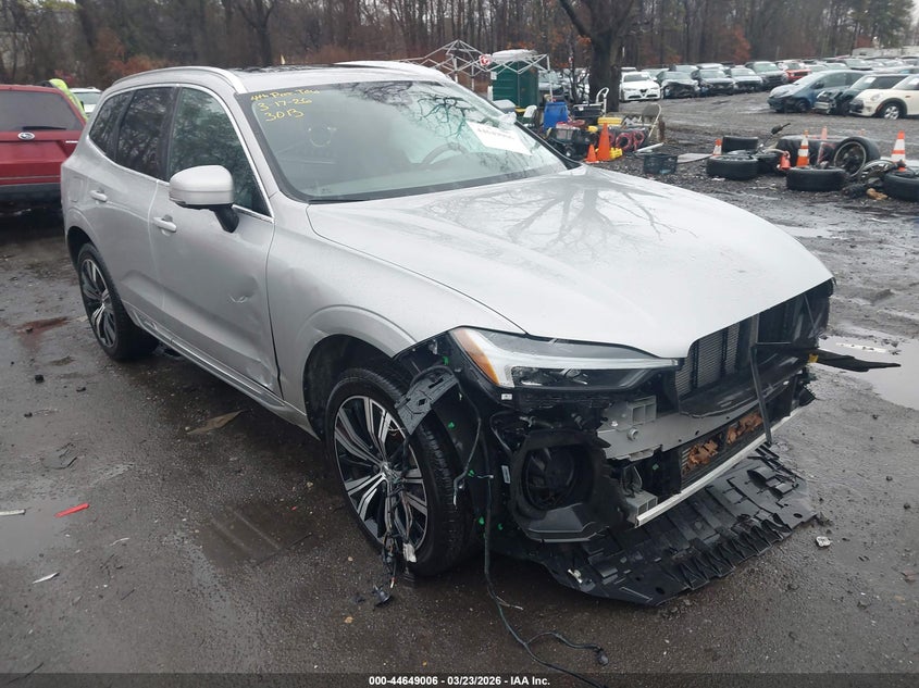 2023 Volvo Xc60 Recharge Plug-In Hybrid T8 Plus Bright Theme