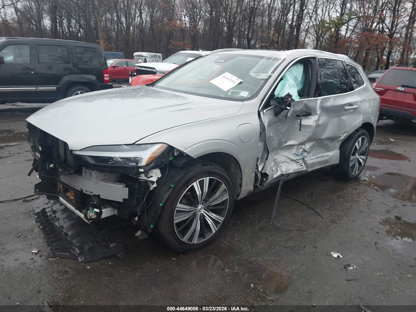 2023 Volvo Xc60 Recharge Plug-In Hybrid T8 Plus Bright Theme