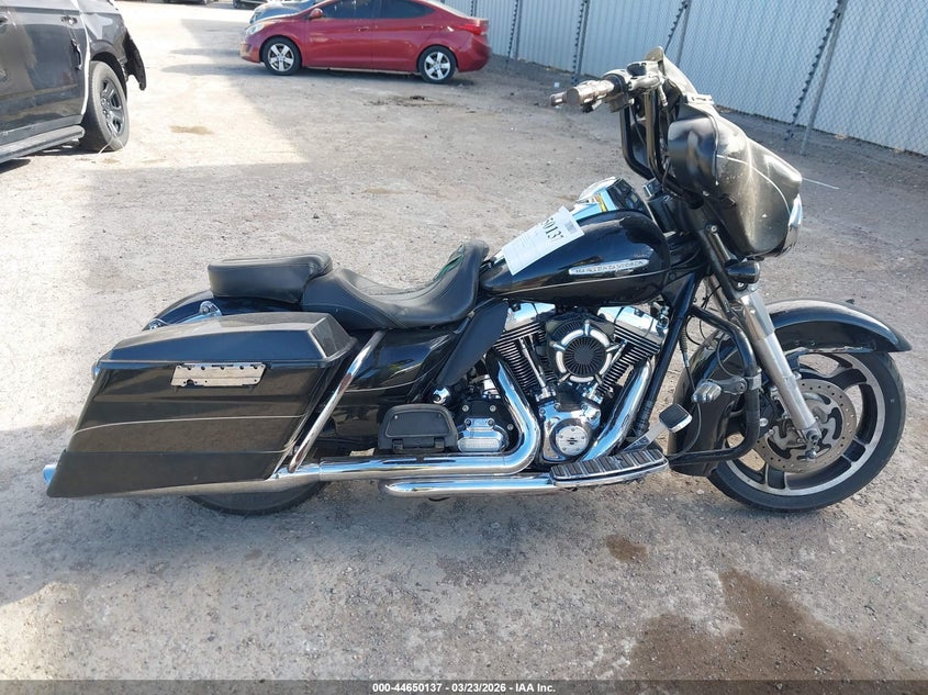 2011 Harley-Davidson Flhtk VIN: 1HD1KEM15BB676996 Lot: 44650137