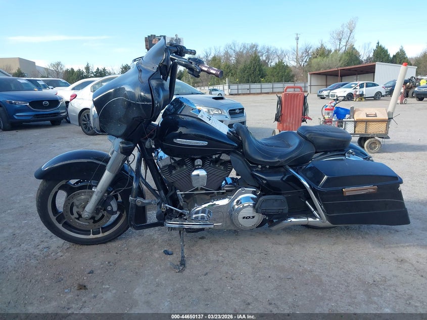 2011 Harley-Davidson Flhtk VIN: 1HD1KEM15BB676996 Lot: 44650137