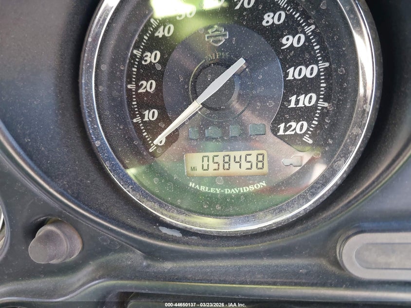 2011 Harley-Davidson Flhtk VIN: 1HD1KEM15BB676996 Lot: 44650137