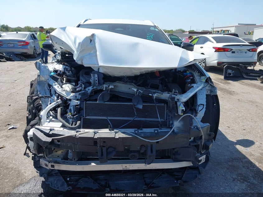 2025 Toyota Crown Signia Xle VIN: JTDACAAJ1S3004939 Lot: 44650321