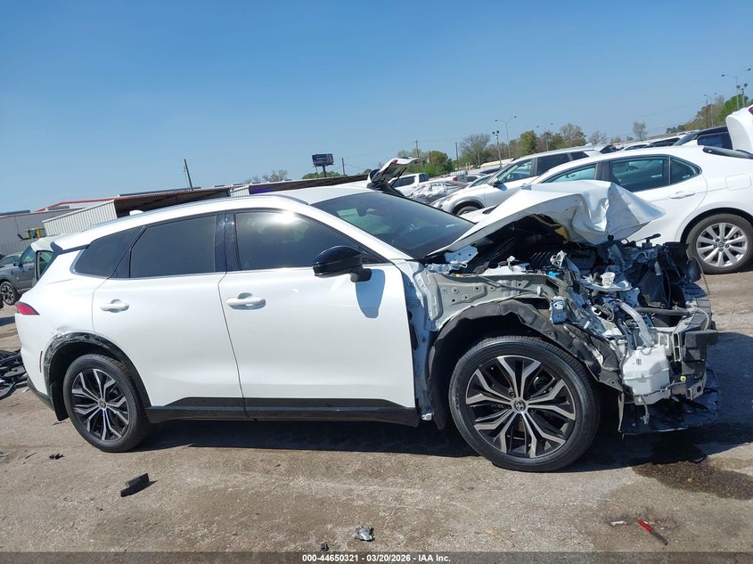 2025 Toyota Crown Signia Xle VIN: JTDACAAJ1S3004939 Lot: 44650321