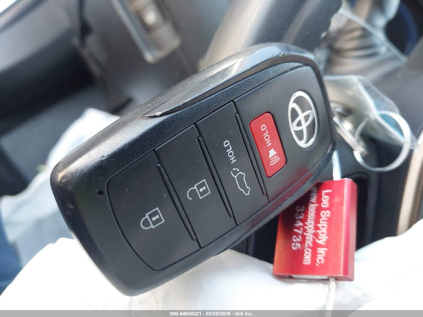 2025 Toyota Crown Signia Xle VIN: JTDACAAJ1S3004939 Lot: 44650321