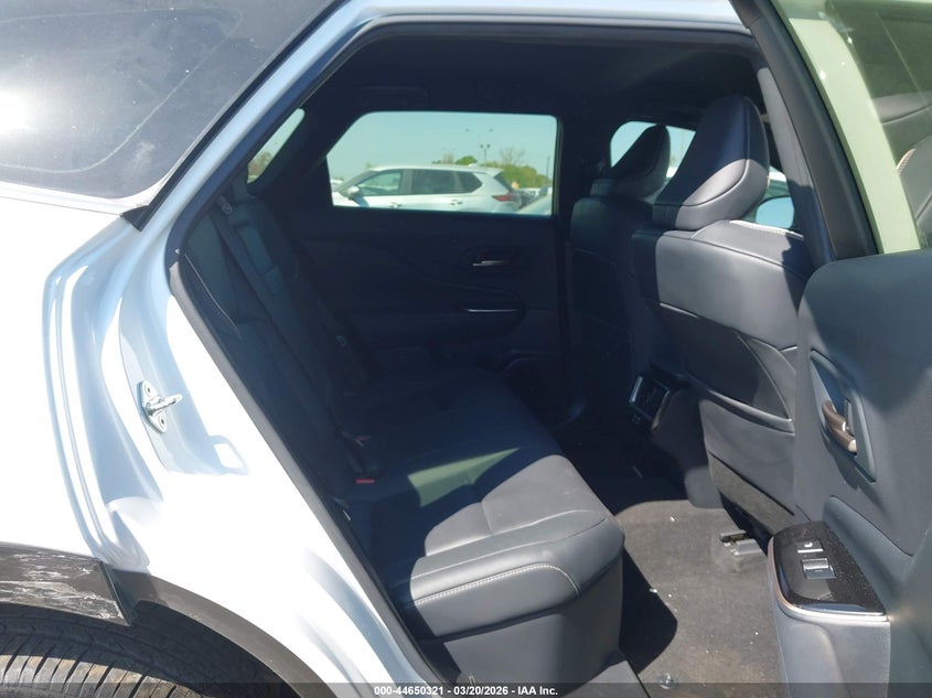 2025 Toyota Crown Signia Xle VIN: JTDACAAJ1S3004939 Lot: 44650321