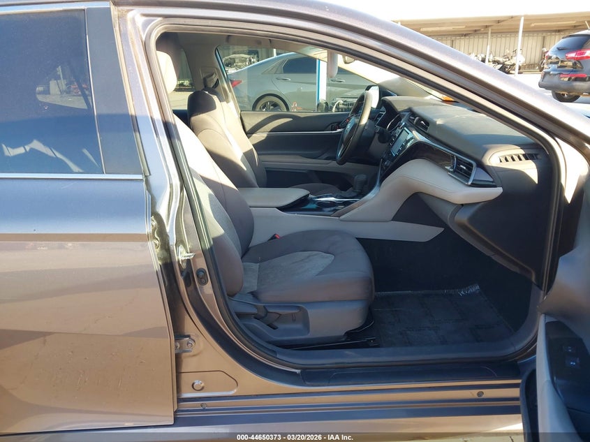 2020 Toyota Camry Le Hybrid