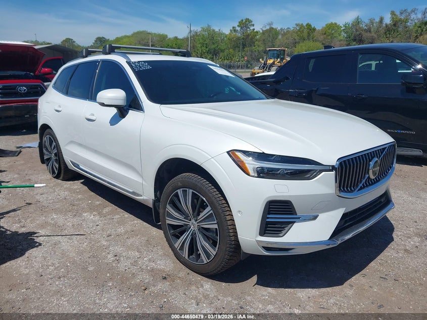 2023 Volvo Xc60 Recharge Plug-In Hybrid T8 Plus Bright Theme