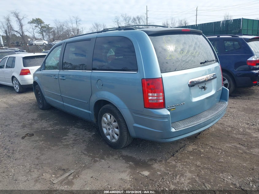 2010 Chrysler Town & Country Lx
