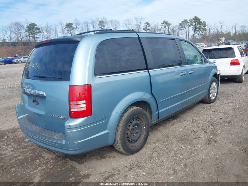 2010 Chrysler Town & Country Lx