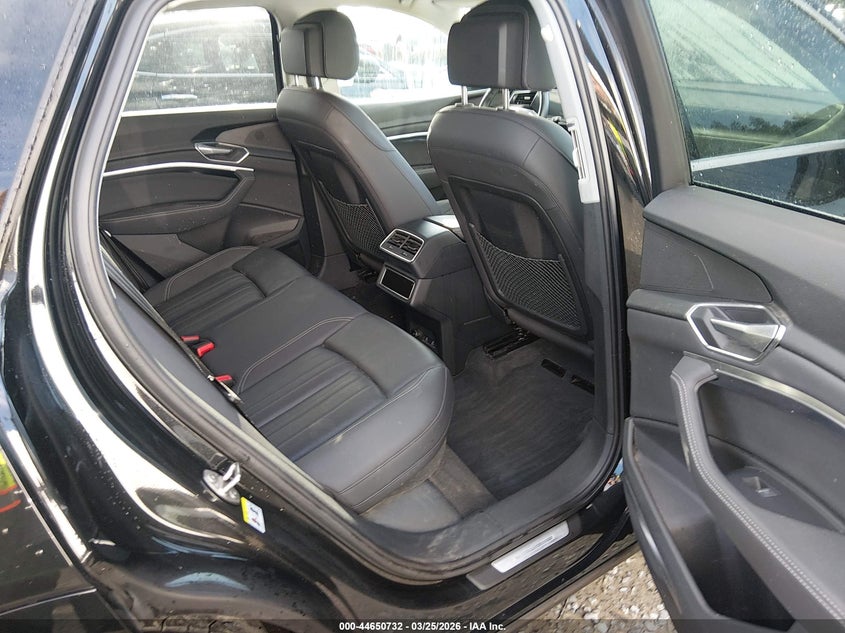 2022 Audi E-Tron Premium Plus Quattro VIN: WA1LAAGE0NB008932 Lot: 44650732