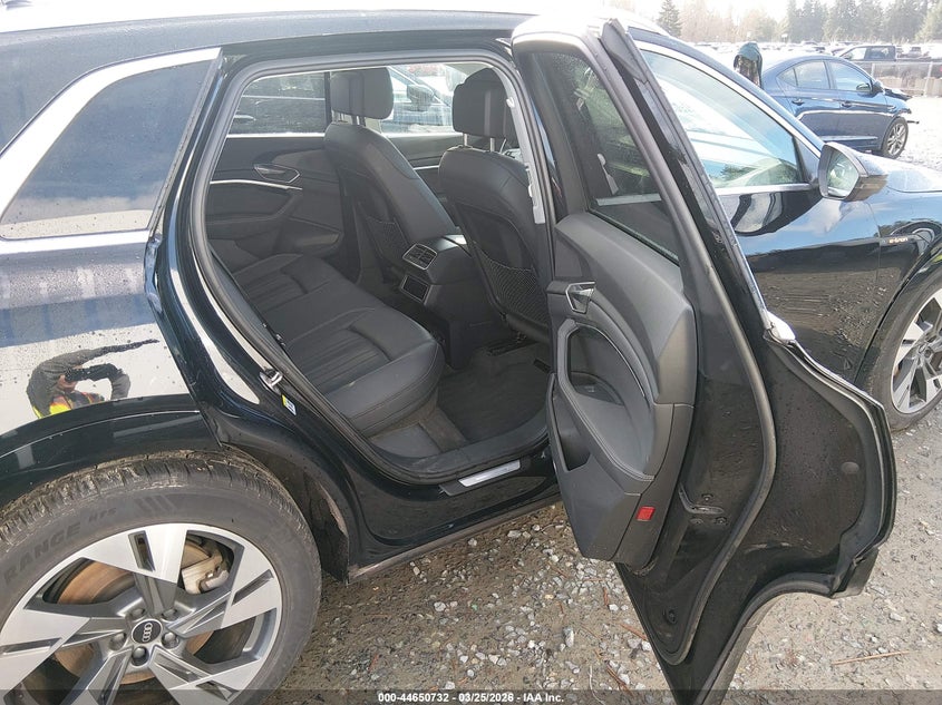 2022 Audi E-Tron Premium Plus Quattro VIN: WA1LAAGE0NB008932 Lot: 44650732