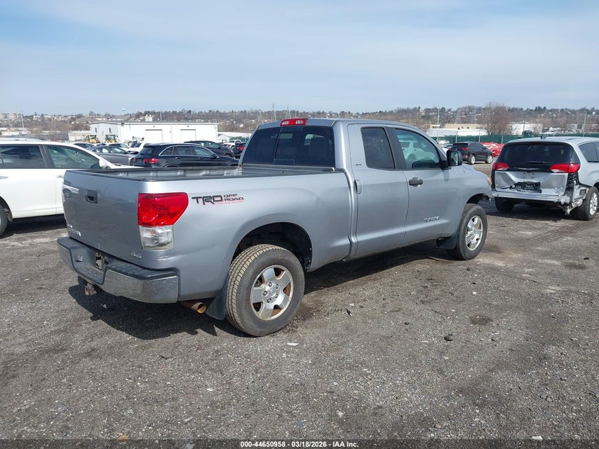 2011 Toyota Tundra Grade 5.7L V8