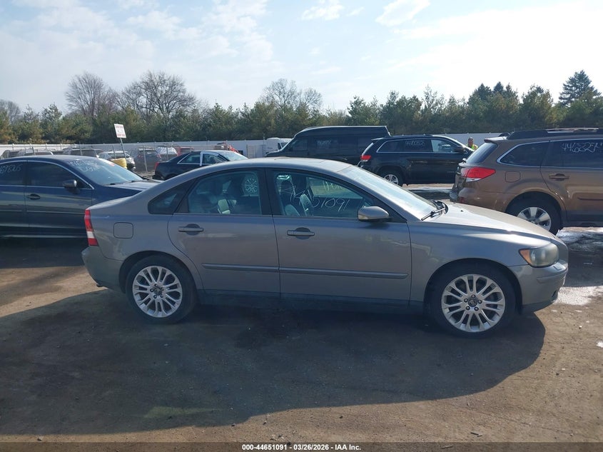 2005 Volvo S40 T5 VIN: YV1MS682552075738 Lot: 44651091