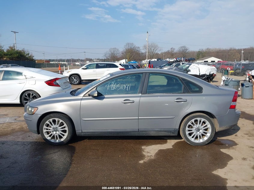 2005 Volvo S40 T5 VIN: YV1MS682552075738 Lot: 44651091