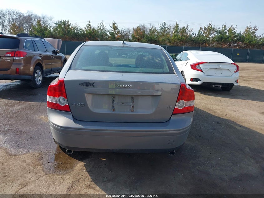 2005 Volvo S40 T5 VIN: YV1MS682552075738 Lot: 44651091