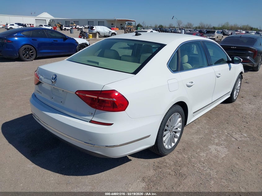 2016 Volkswagen Passat 1.8T Se