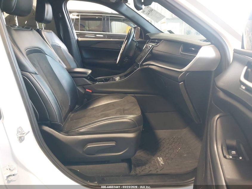 2023 JEEP GRAND CHEROKEE auction photo 5