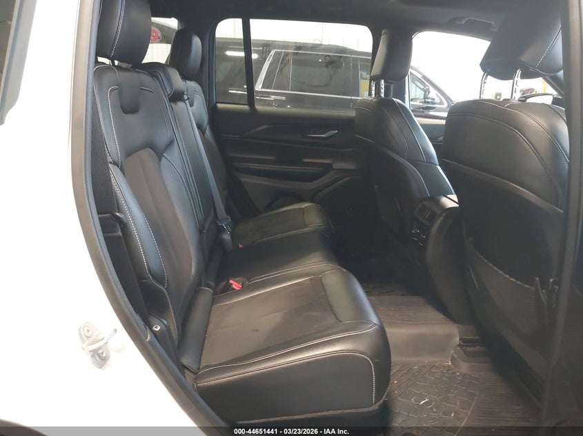 2023 JEEP GRAND CHEROKEE auction photo 8