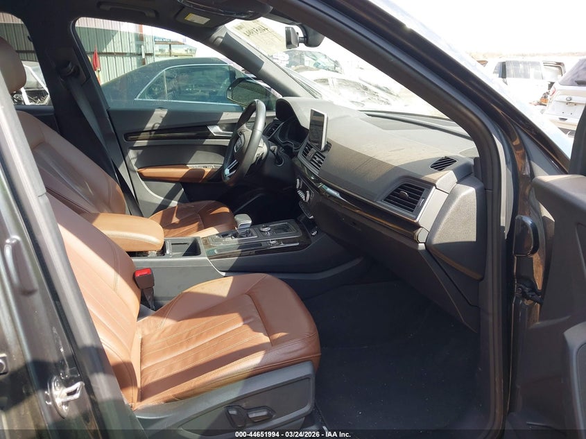 2018 Audi Q5 2.0T Premium/2.0T Tech Premium