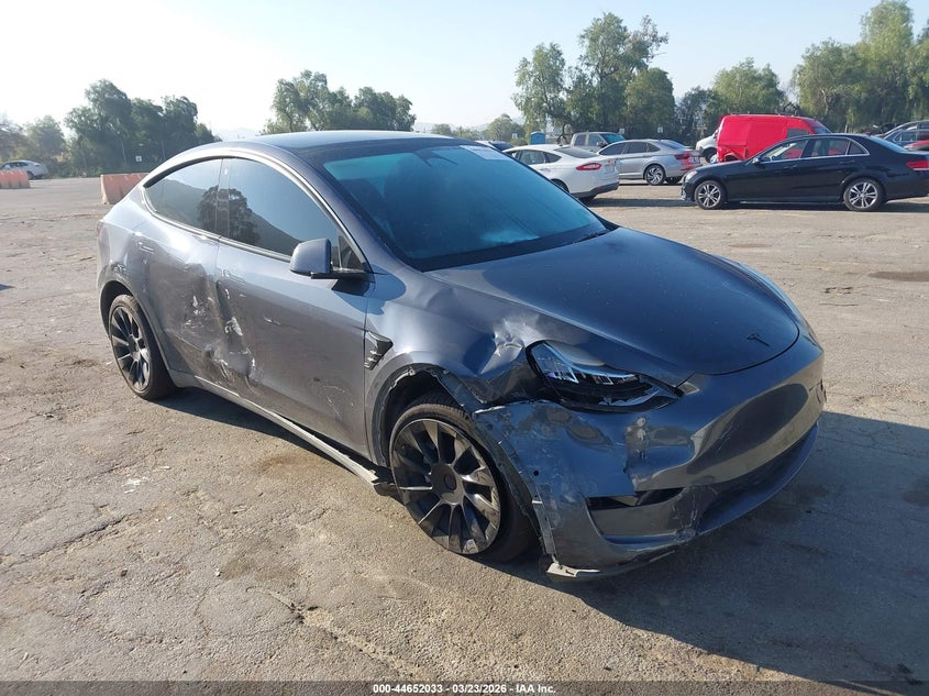 2022 Tesla Model Y Long Range Dual Motor All-Wheel Drive