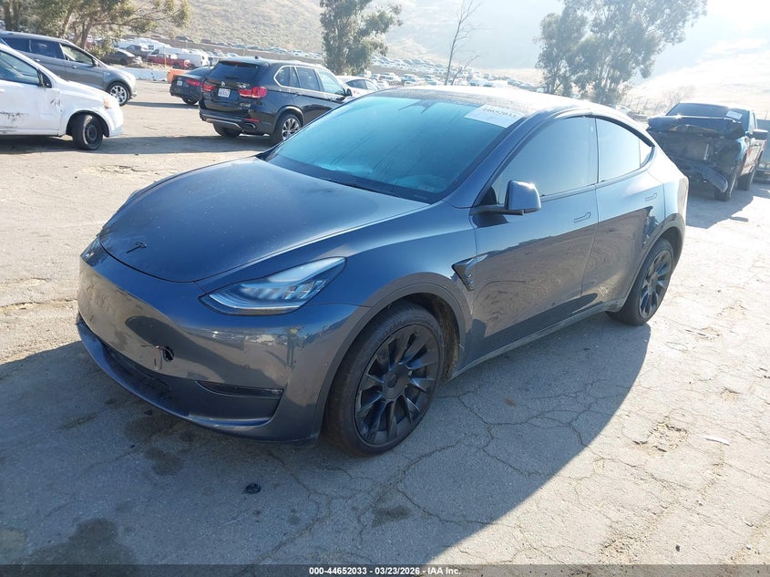 2022 Tesla Model Y Long Range Dual Motor All-Wheel Drive