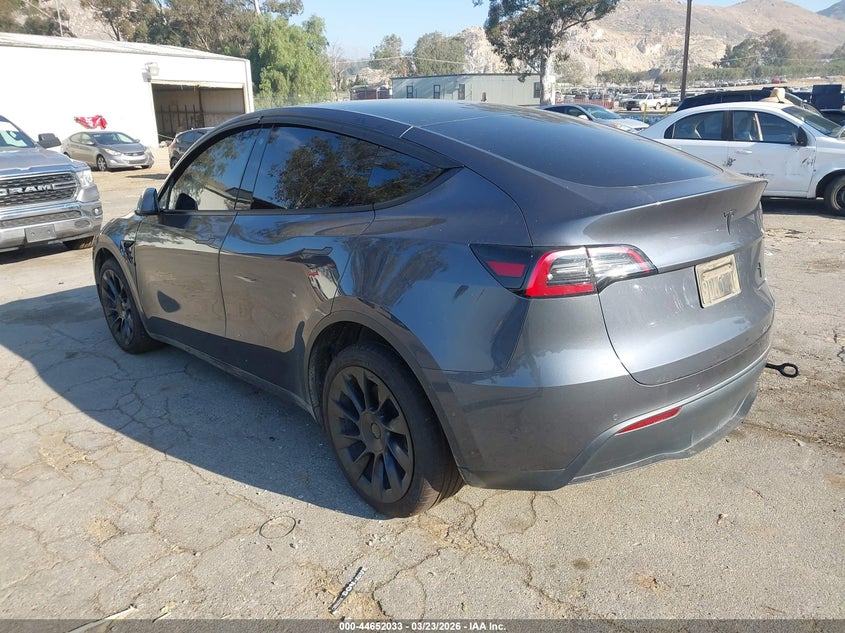 2022 Tesla Model Y Long Range Dual Motor All-Wheel Drive