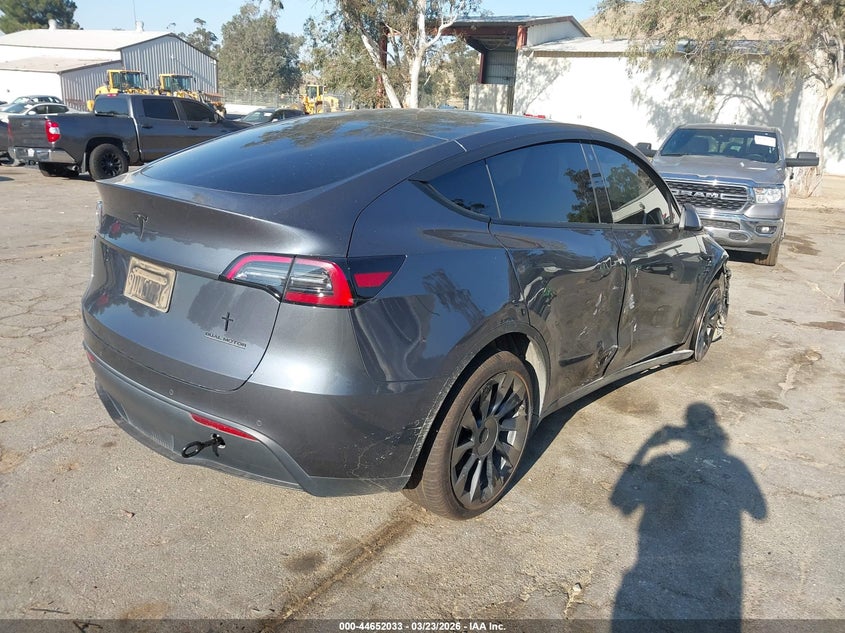 2022 Tesla Model Y Long Range Dual Motor All-Wheel Drive