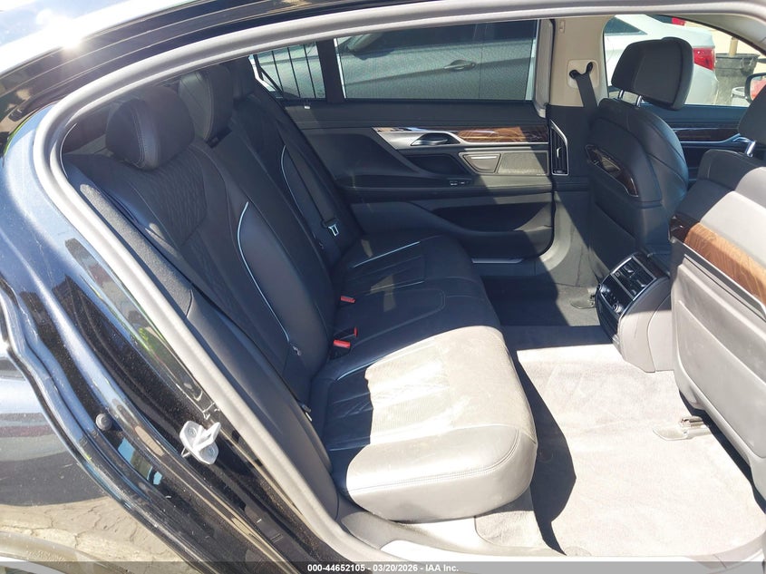 2021 BMW 740I auction photo 8