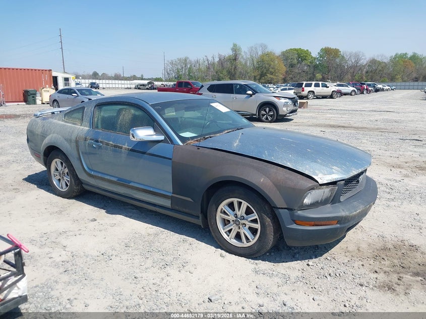2007 Ford Mustang V6 Deluxe/V6 Premium