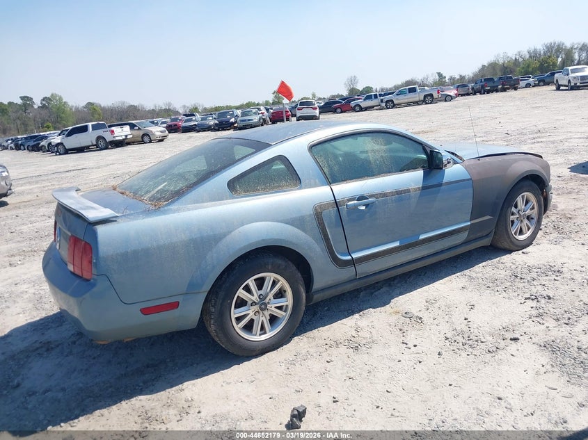 2007 Ford Mustang V6 Deluxe/V6 Premium