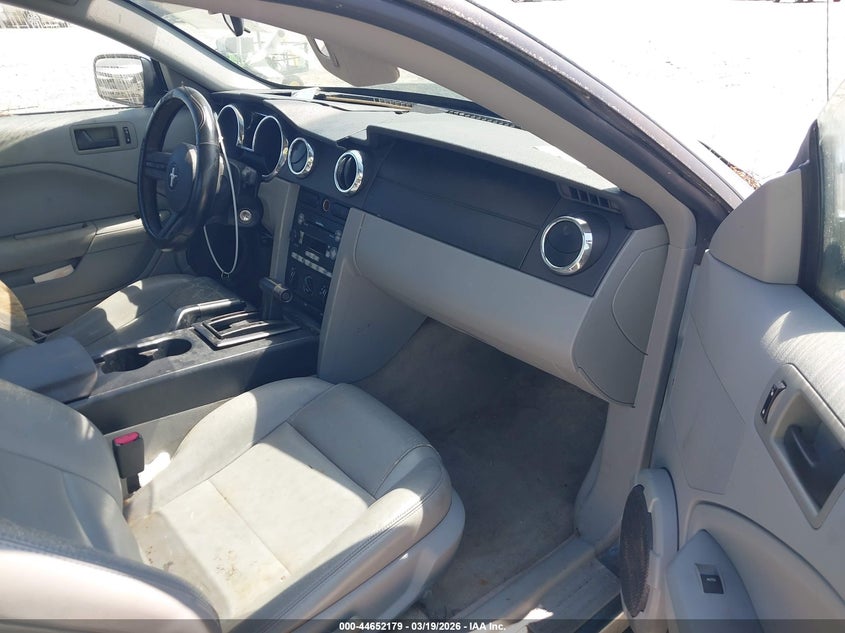 2007 Ford Mustang V6 Deluxe/V6 Premium