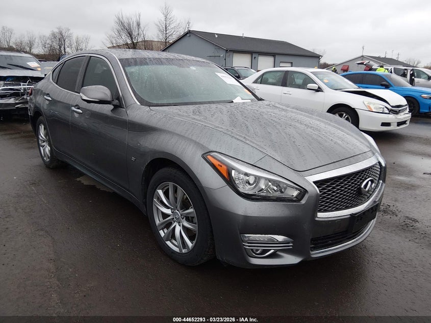2018 Infiniti Q70 3.7 Luxe