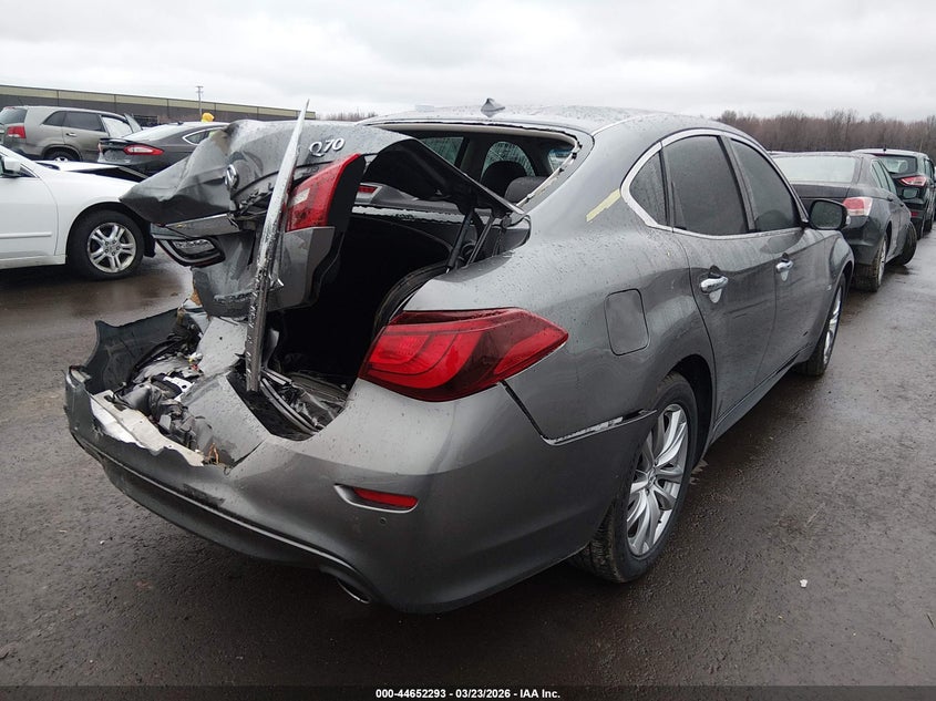2018 Infiniti Q70 3.7 Luxe