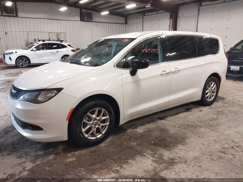 2024 Chrysler Voyager Lx