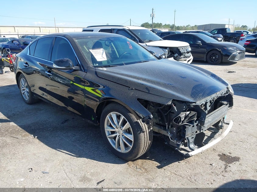 2015 Infiniti Q50 Premium