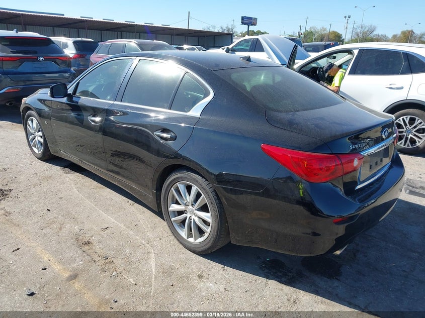 2015 Infiniti Q50 Premium
