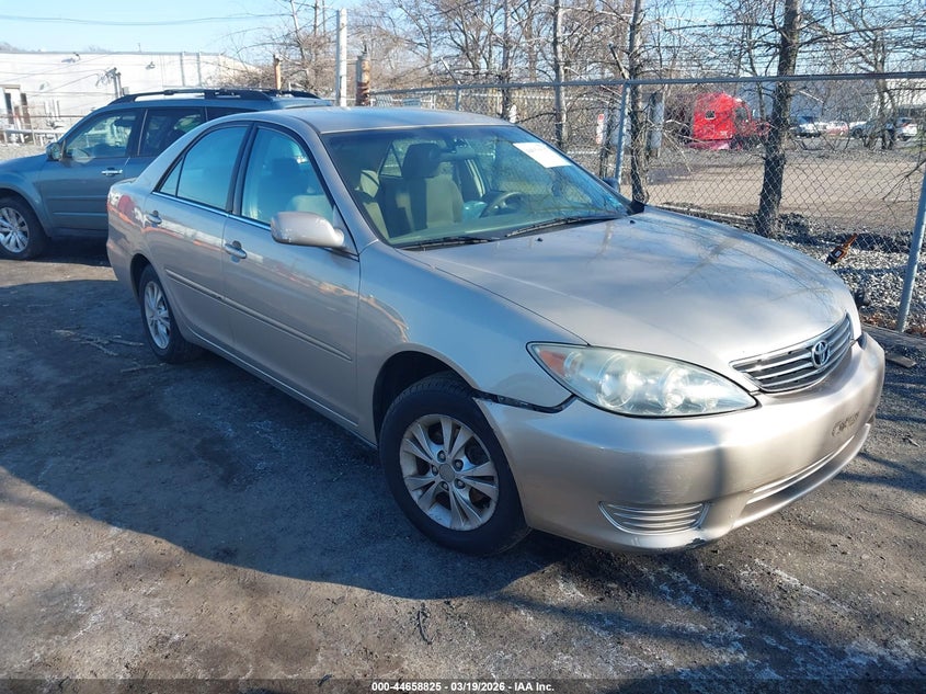 2005 TOYOTA CAMRY LE V6