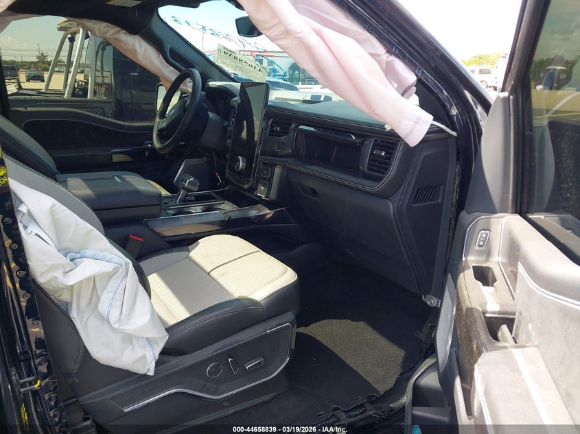 2025 Ford F-150 Lightning Platinum