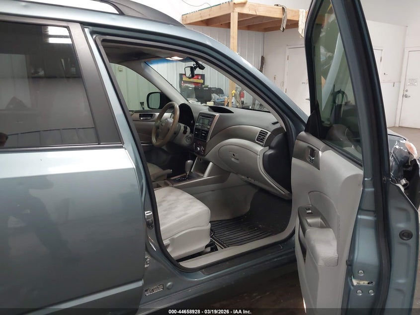 2009 SUBARU FORESTER auction photo 5
