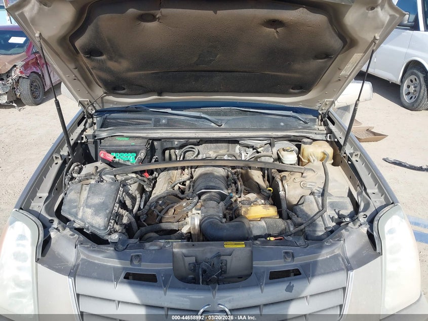 2004 Cadillac Srx V8 VIN: 1GYDE63A240121798 Lot: 44658992