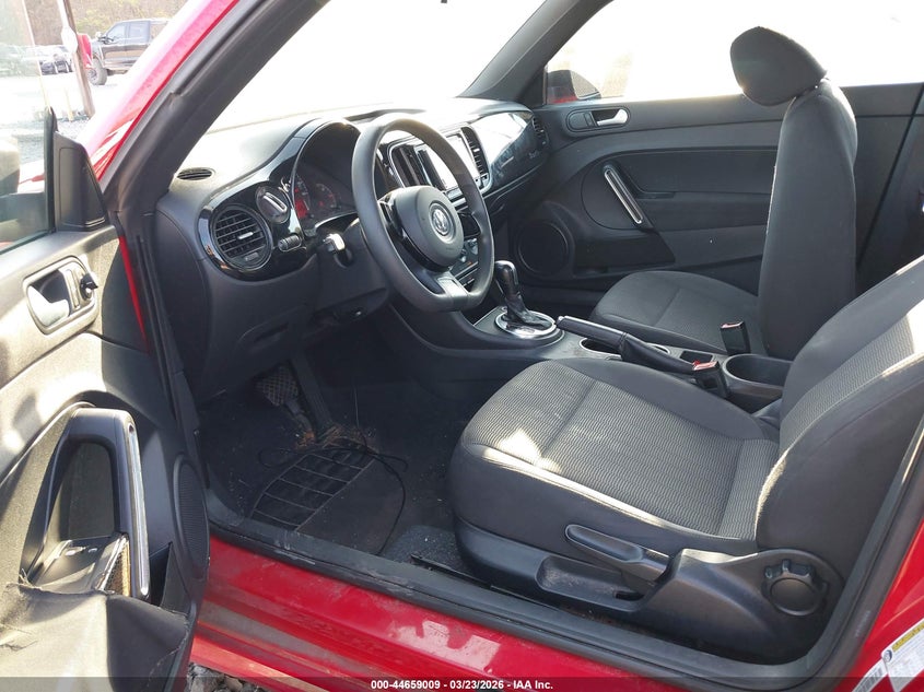 2012 Volkswagen Beetle Entry