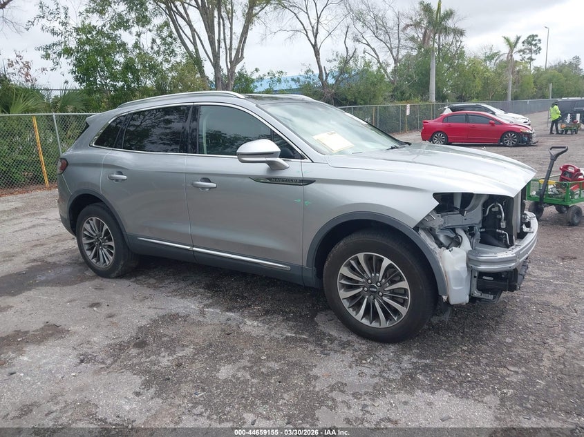 2021 Lincoln Nautilus Reserve