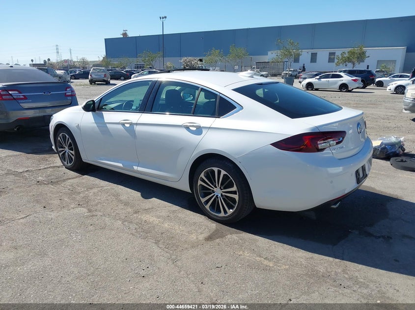 2018 Buick Regal Sportback Essence