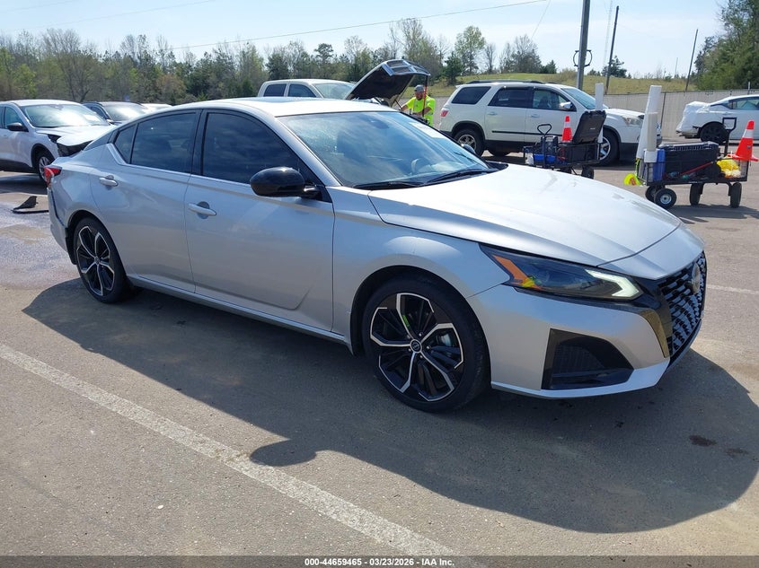 2023 Nissan Altima Sr Fwd