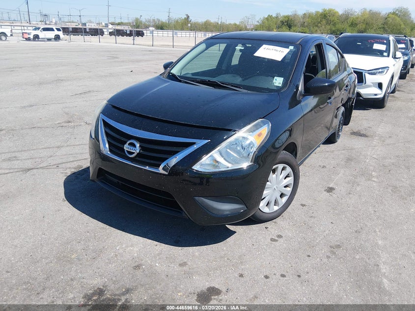 2018 Nissan Versa 1.6 S+
