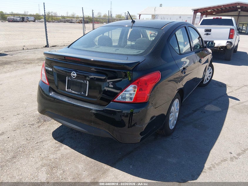2018 Nissan Versa 1.6 S+