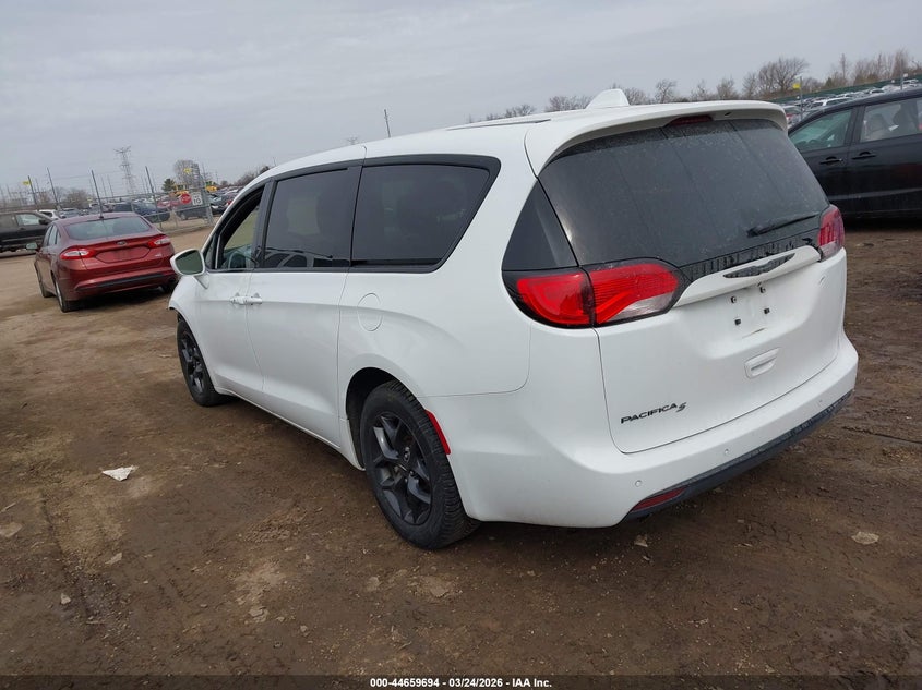 2018 Chrysler Pacifica Touring Plus