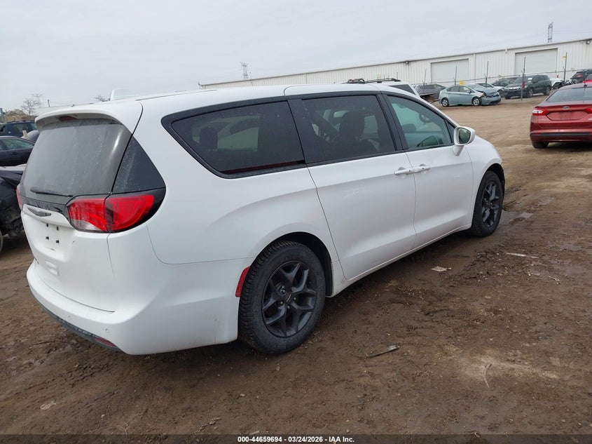 2018 Chrysler Pacifica Touring Plus
