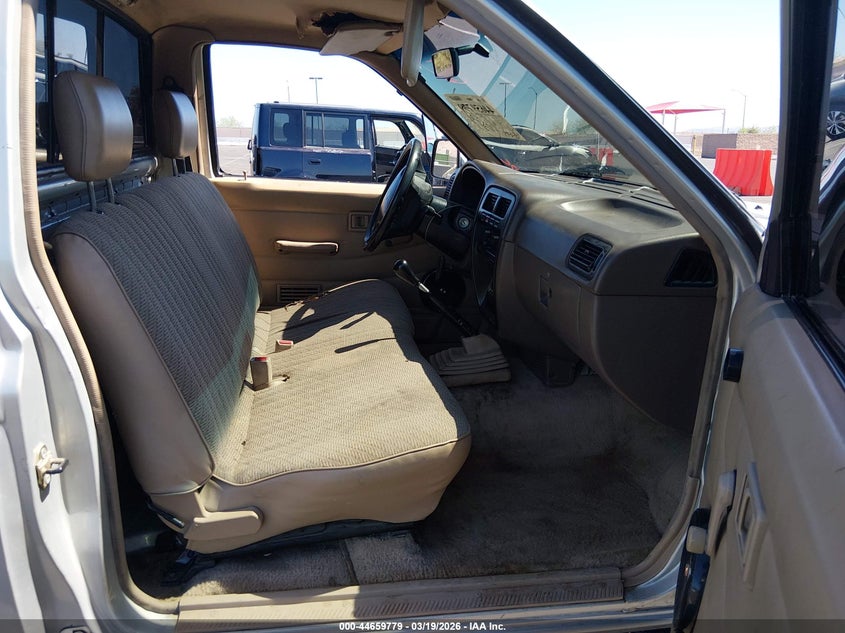 1997 Nissan 4X2 Truck Xe